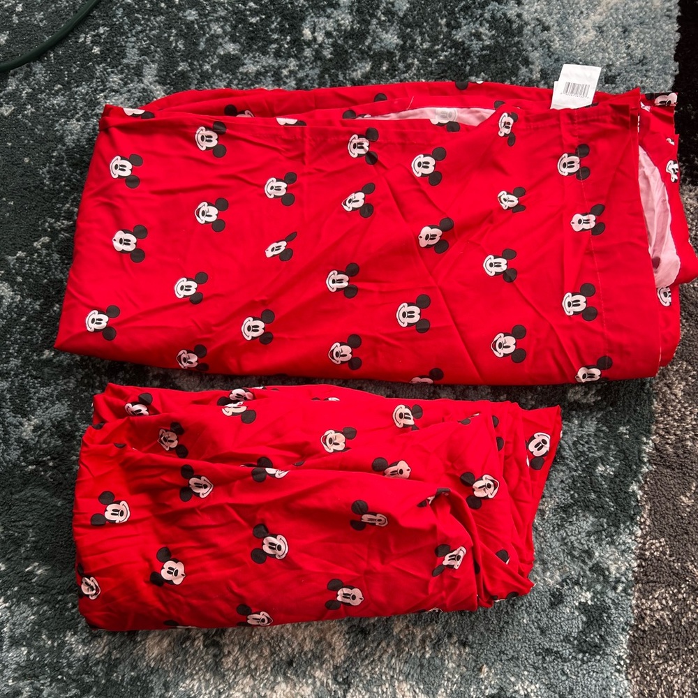 Official Disney License Queen Sized Mick Mouse face print sheet set